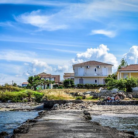 Pelagion II Sea Coral - Beachfront Holiday Home Kypseli Ngoại thất bức ảnh
