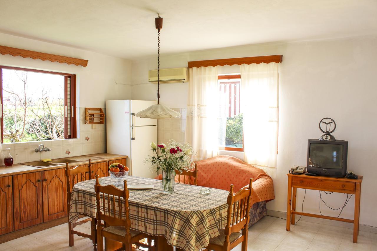 Pelagion II Sea Coral - Beachfront Holiday Home Kypseli Ngoại thất bức ảnh