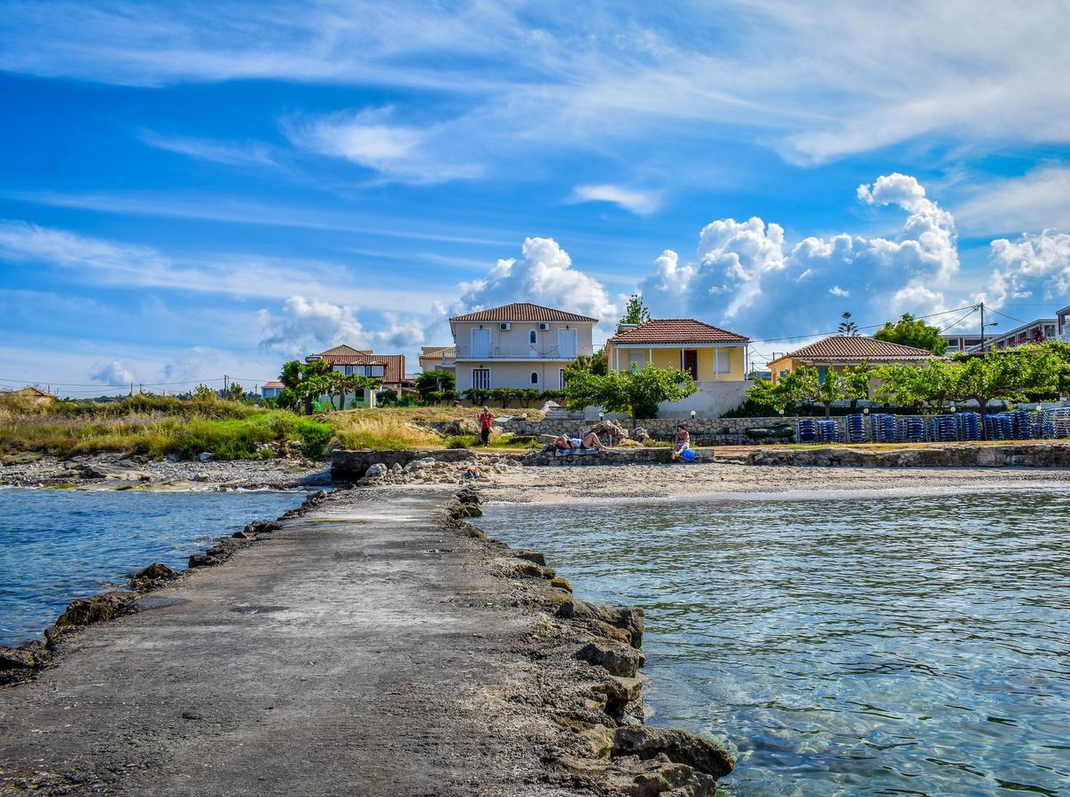 Pelagion II Sea Coral - Beachfront Holiday Home Kypseli Ngoại thất bức ảnh