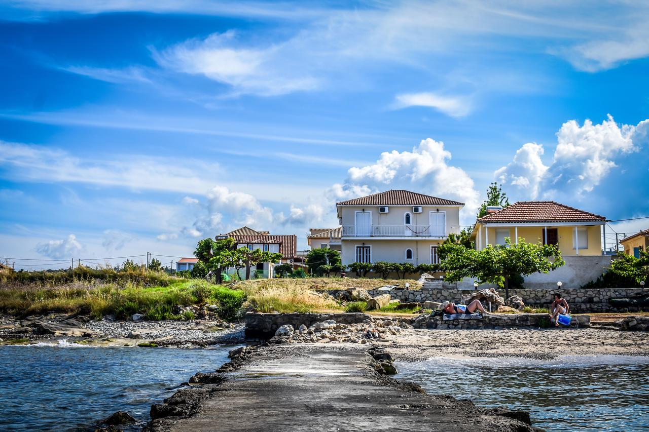 Pelagion II Sea Coral - Beachfront Holiday Home Kypseli Ngoại thất bức ảnh